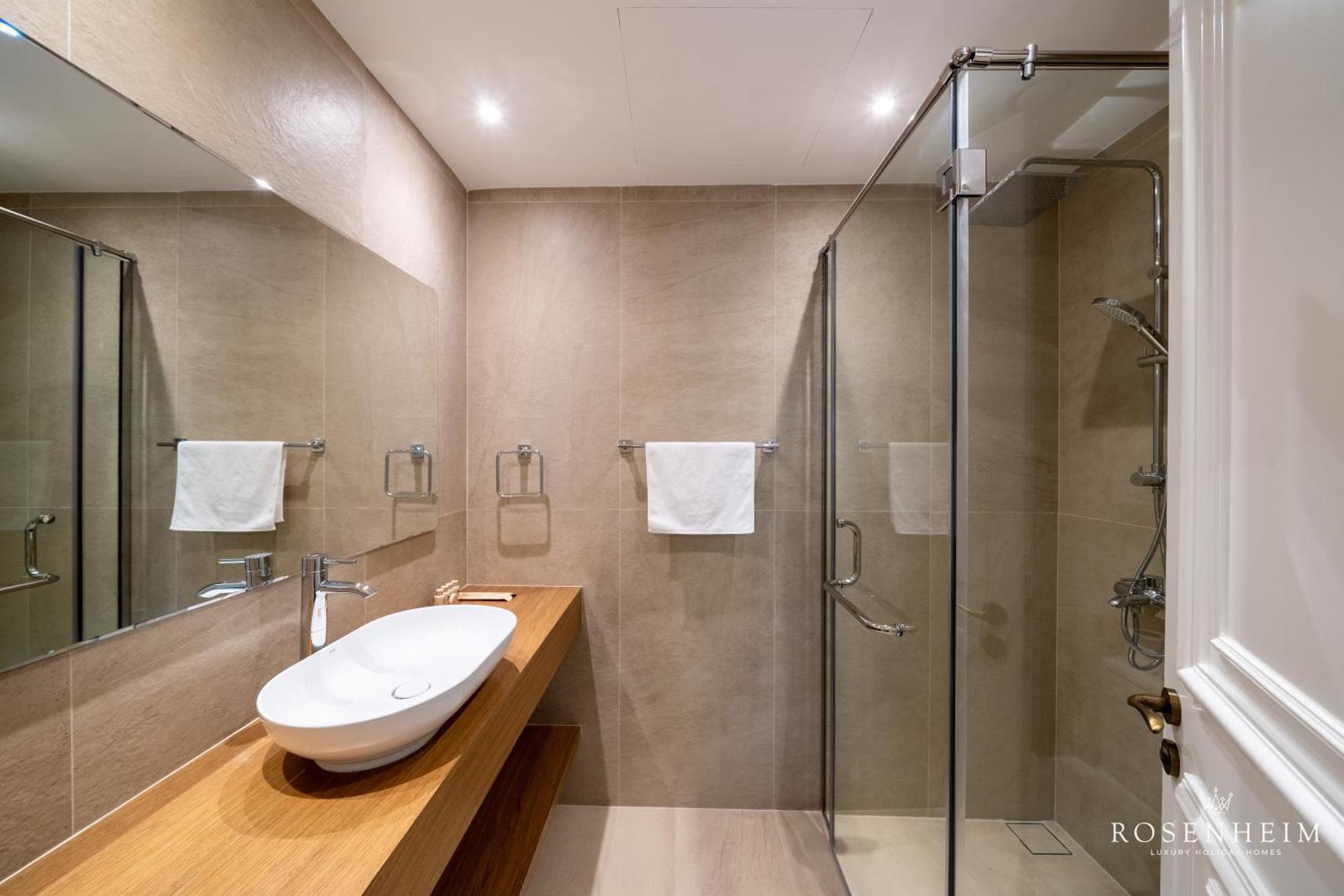 50 Percent Off Rosenheim Newly Renovated 2 Bedroom At Palm Jumeirah * Dubai