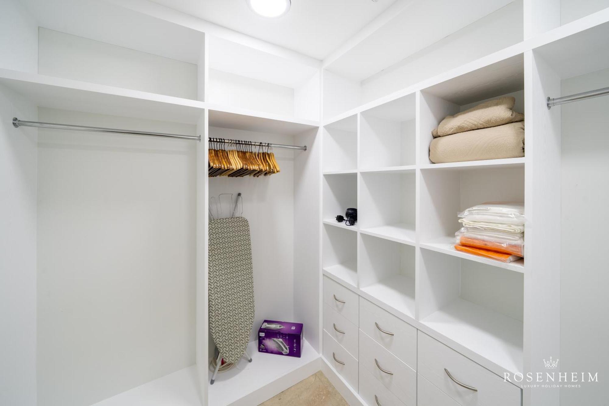 50 Percent Off Rosenheim Newly Renovated 2 Bedroom At Palm Jumeirah
