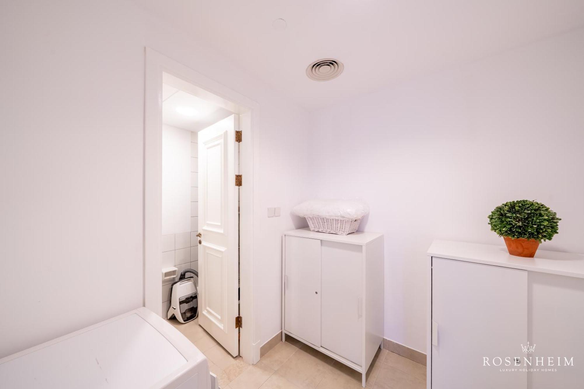 50 Percent Off Rosenheim Newly Renovated 2 Bedroom At Palm Jumeirah Dubai