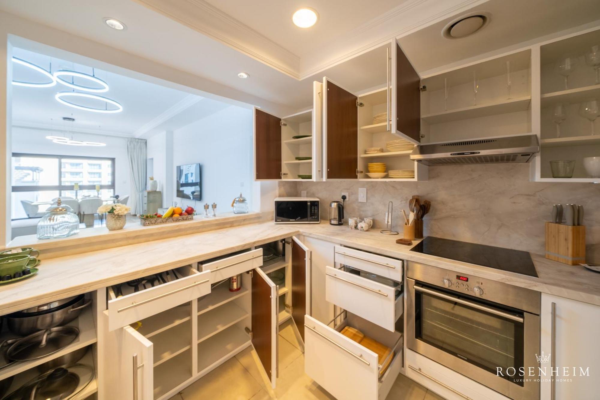 50 Percent Off Rosenheim Newly Renovated 2 Bedroom At Palm Jumeirah Apartment *